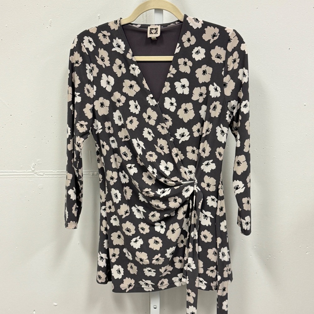 Anne Klein Women's Floral Faux Wrap Top Grey Cream V-Neck 3/4 Sleeve‎ Blouse Med